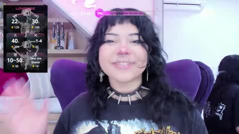 Mia online show from December 19, 12:23 pm