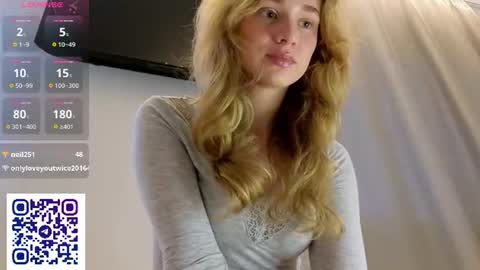 miaamurr online show from July 14, 5:40 pm