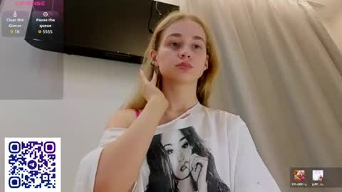 miaamurr online show from July 15, 8:58 pm