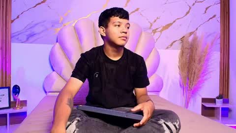 MiaayHero online show from April 16, 7:14 pm