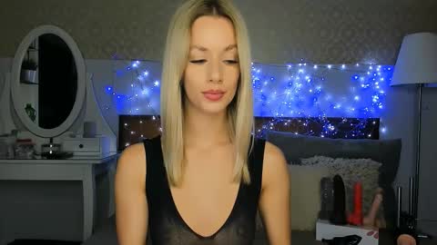 MiaBeeX online show from September 24, 7:06 pm