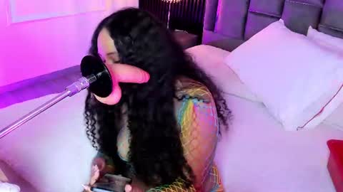 Snapshot of miablackrose chatting on July 29, 5:11 pm miablackrose online show from July 29, 5:11 pm