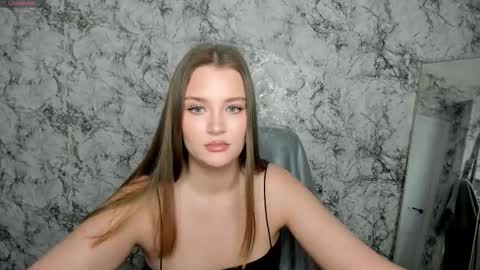 Snapshot of miabrian chatting on March 1, 5:15 pm Mia online show from March 1, 5:15 pm