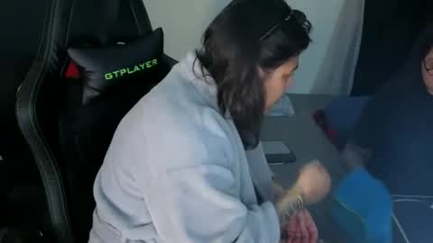 Mia online show from March 30, 1:39 am