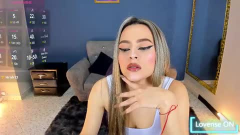 Snapshot of miacarperrlux chatting on February 11, 8:52 pm MiaCarper online show from February 11, 8:52 pm