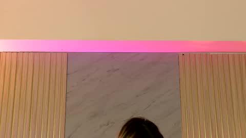 Mia online show from December 2, 9:54 pm