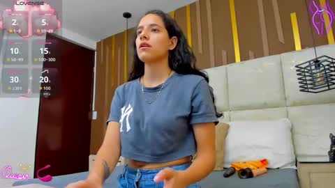 Snapshot of miacours chatting on June 2, 7:05 pm MiaCours online show from June 2, 7:05 pm