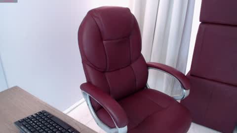 miadesir online show from April 5, 4:04 pm