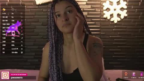 Mia online show from December 5, 3:48 am