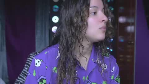 Mia online show from April 18, 4:44 pm