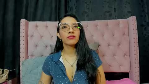 miadivinehyh online show from June 10, 1:43 pm