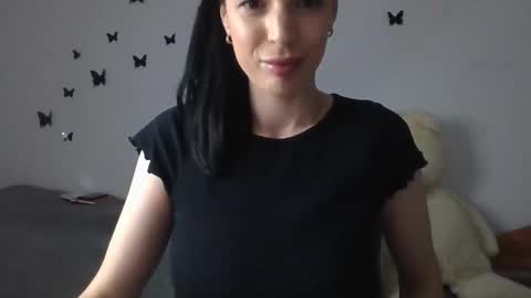 Snapshot of miaflame78 chatting on May 17, 8:27 pm Mia online show from May 17, 8:27 pm