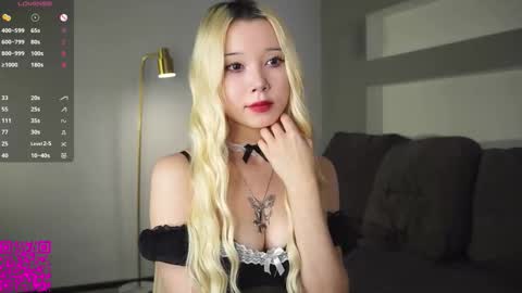 Mia online show from September 27, 7:35 am