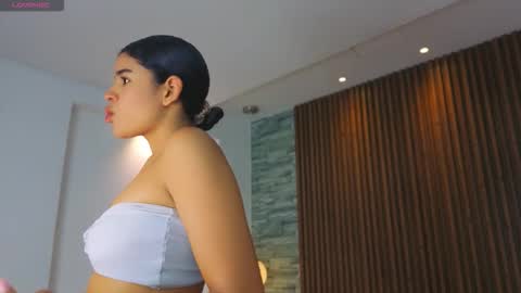 miagomezx online show from February 22, 2:26 pm