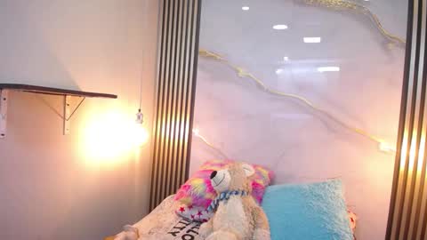 miah_princess online show from October 21, 7:14 pm