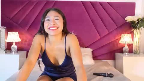 miahantonelli online show from January 6, 6:33 pm