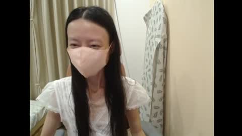 Snapshot of miahchan68 chatting on July 23, 4:05 pm miahchan68 online show from July 23, 4:05 pm