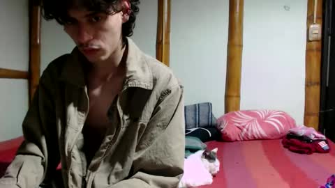 Mia  Sam online show from April 3, 6:17 pm