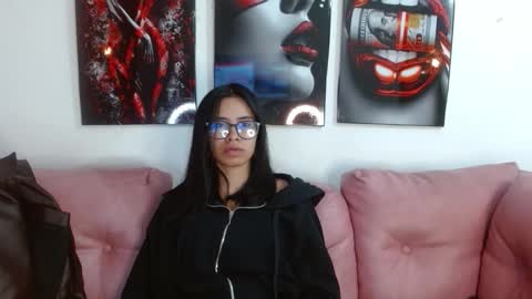 miahotcs online show from January 12, 12:32 pm