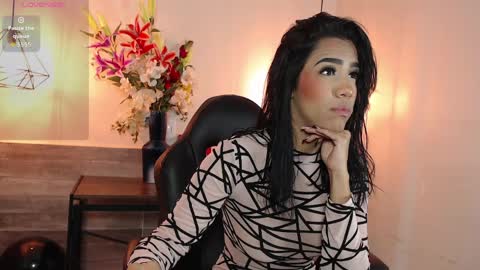 Mia online show from March 29, 12:05 pm