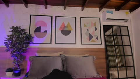 Mia  online show from April 11, 3:55 am