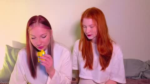 Snapshot of miakeler chatting on December 2, 7:05 pm milanaaaa online show from December 2, 7:05 pm