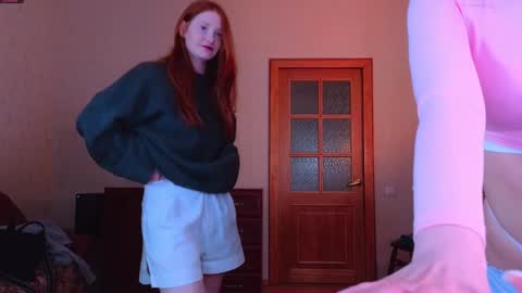 Snapshot of miakeler chatting on January 24, 11:12 pm milanaaaa online show from January 24, 11:12 pm