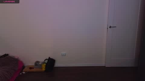 Snapshot of miakeler chatting on February 8, 4:14 pm milanaaaa online show from February 8, 4:14 pm