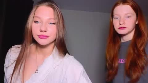 Snapshot of miakeler chatting on February 13, 9:49 pm milanaaaa online show from February 13, 9:49 pm