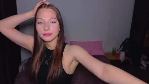 Snapshot of miakeler chatting on February 14, 6:29 pm milanaaaa online show from February 14, 6:29 pm