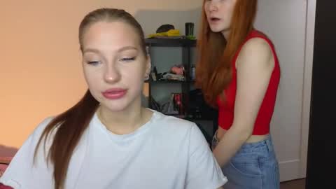 Snapshot of miakeler chatting on February 20, 5:18 pm milanaaaa online show from February 20, 5:18 pm