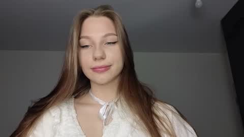 Snapshot of miakeler chatting on February 25, 9:24 pm milanaaaa online show from February 25, 9:24 pm