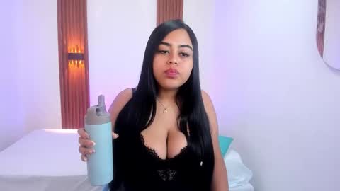 mialane3 online show from May 17, 12:23 pm