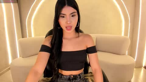 Call me Mia  online show from February 5, 7:07 pm