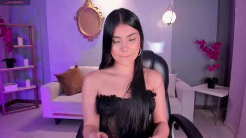 Call me Mia  online show from February 9, 7:40 pm