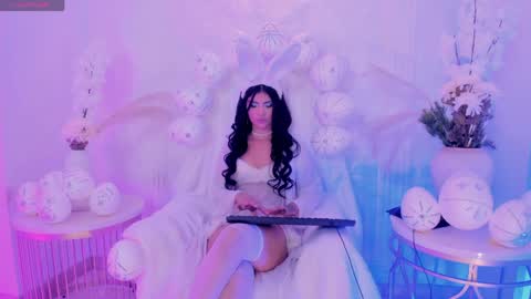 Call me Mia  online show from April 6, 9:16 pm