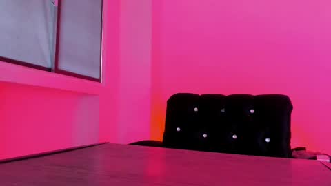 Snapshot of mialenox chatting on February 10, 8:21 pm Mia Lenox online show from February 10, 8:21 pm