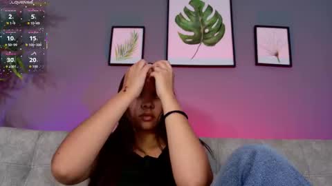 Mia online show from February 16, 1:18 pm