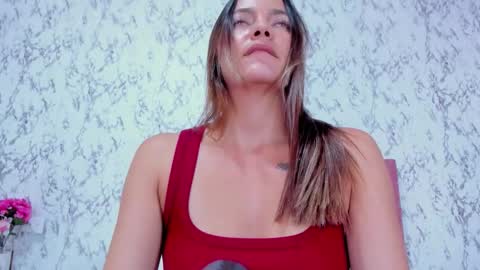 Snapshot of miamalkovaa_ chatting on October 23, 5:44 pm Mia Malkova online show from October 23, 5:44 pm