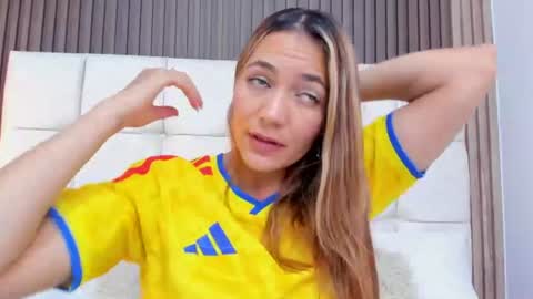 Snapshot of miamalkovaa_ chatting on June 27, 5:51 pm Mia Malkova online show from June 27, 5:51 pm