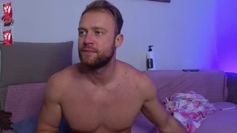 BestMarriedCouple online show from December 23, 8:45 am