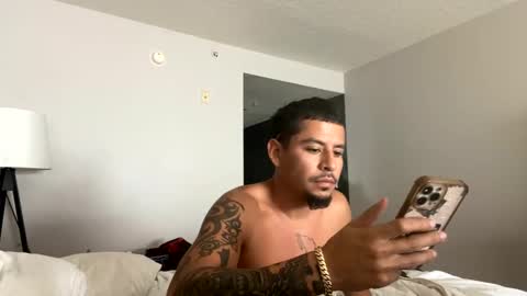 Snapshot of miamiclos1 chatting on January 3, 1:47 pm miamiclos1 online show from January 3, 1:47 pm