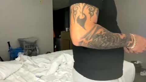 Snapshot of miamiclos1 chatting on January 12, 12:12 pm miamiclos1 online show from January 12, 12:12 pm