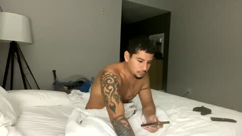 Snapshot of miamiclos1 chatting on January 17, 11:27 am miamiclos1 online show from January 17, 11:27 am