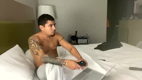 Snapshot of miamiclos1 chatting on January 22, 9:57 am miamiclos1 online show from January 22, 9:57 am