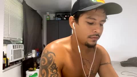 Snapshot of miamiclos1 chatting on September 22, 9:39 pm miamiclos1 online show from September 22, 9:39 pm