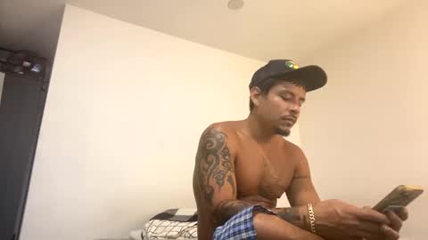 Snapshot of miamiclos1 chatting on October 5, 4:44 am miamiclos1 online show from October 5, 4:44 am