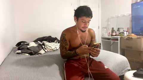 Snapshot of miamiclos1 chatting on October 24, 4:53 am miamiclos1 online show from October 24, 4:53 am