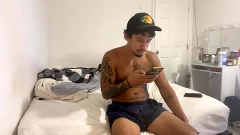 miamiclos1 online show from November 26, 2:40 pm