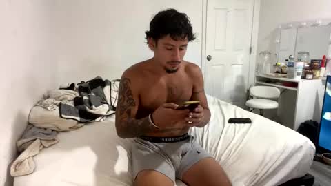 miamiclos1 online show from December 1, 2:27 am